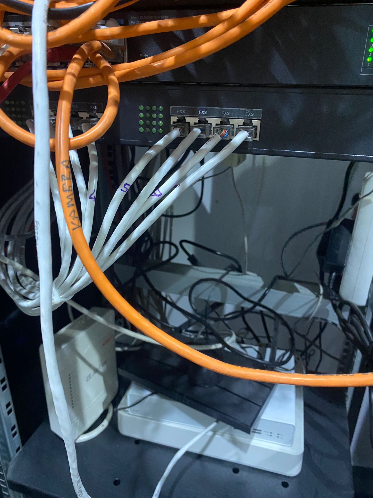 Network switch ve kablolama altyapisi